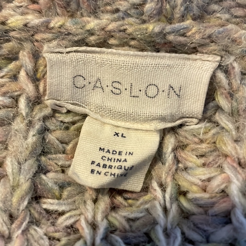 Subtle multi-color cozy sweater - Picture 6 of 7